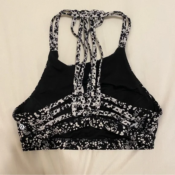 Lululemon high neck sports bra - size 4 - Picture 2 of 4